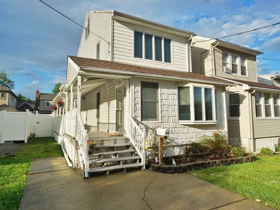 Single-family for Sale Dongan Hills, Staten Island