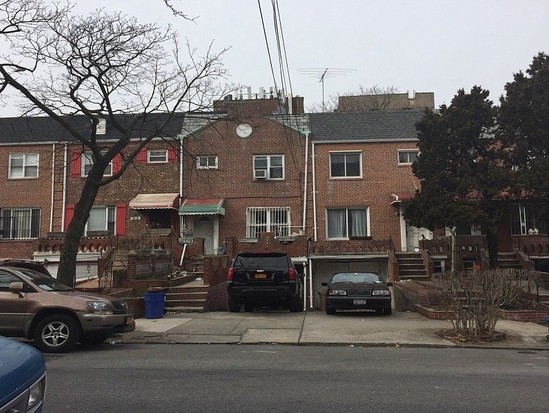 Single-family for Pre-foreclosure / auction Woodside, Queens