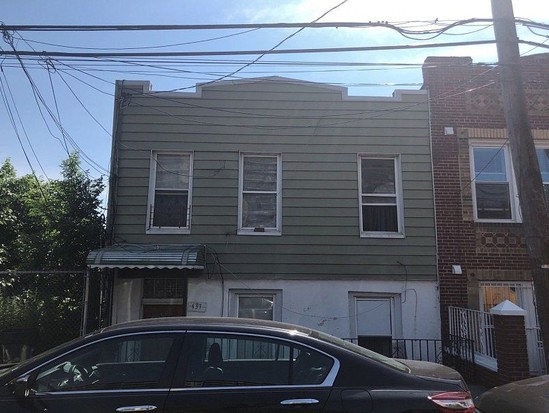 Single-family for Pre-foreclosure / auction East New York, Brooklyn