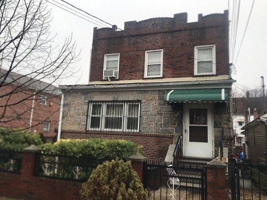 Single-family for Pre-foreclosure / auction Wakefield, Bronx