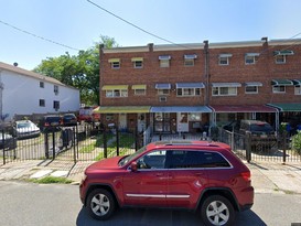 Home for Pre-foreclosure / auction Castle Hill, Bronx