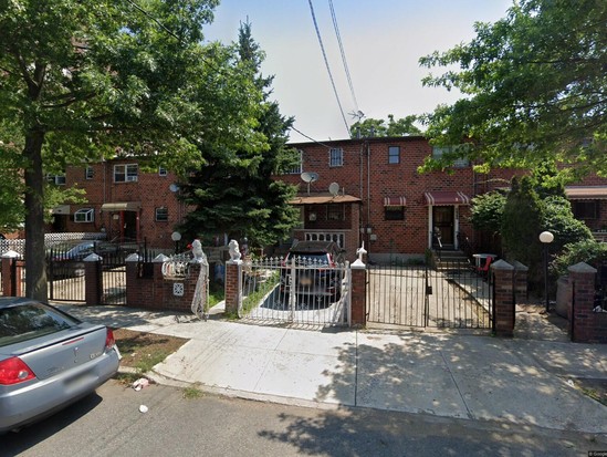 Single-family for Pre-foreclosure / auction East New York, Brooklyn