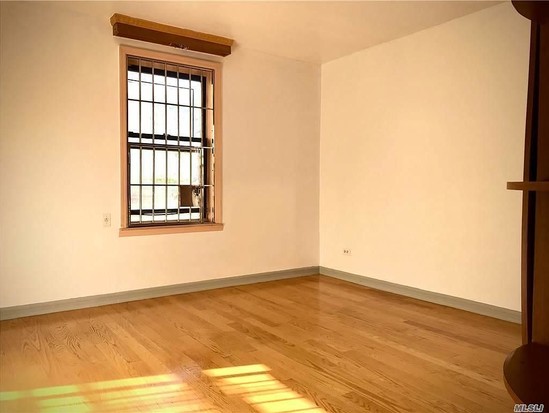 Condo for Sale Elmhurst, Queens