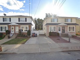 Home for Pre-foreclosure Travis, Staten Island