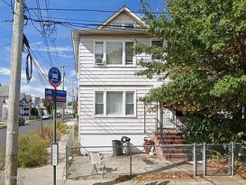 Home for Pre-foreclosure / auction Mariners Harbor, Staten Island