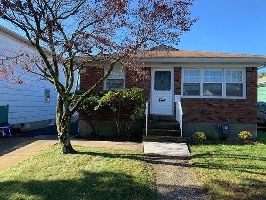 Single-family for Sale Dongan Hills, Staten Island