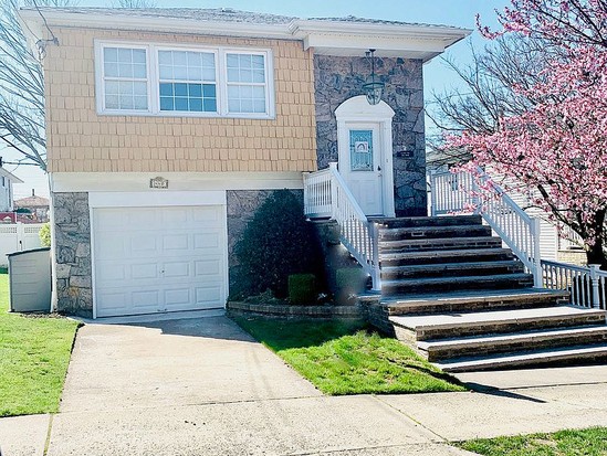 Single-family for Sale Castleton Corners, Staten Island