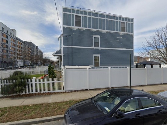 Multi-family for Pre-foreclosure / auction Far Rockaway, Queens