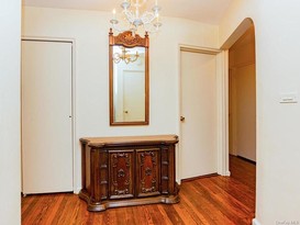 Home for Sale Throggs Neck, Bronx