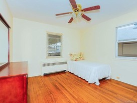 Home for Sale Throggs Neck, Bronx