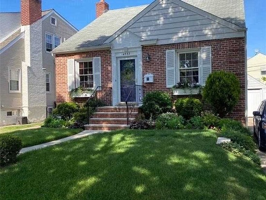 Single-family for Sale Auburndale, Queens