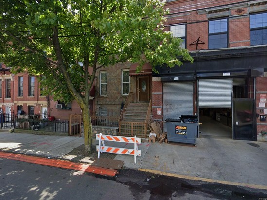 Single-family for Pre-foreclosure Mott Haven, Bronx