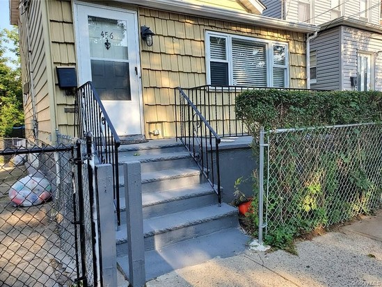 Single-family for Sale Soundview, Bronx