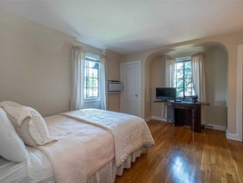 Home for Sale Douglaston, Queens