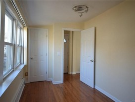 Home for Sale Throggs Neck, Bronx