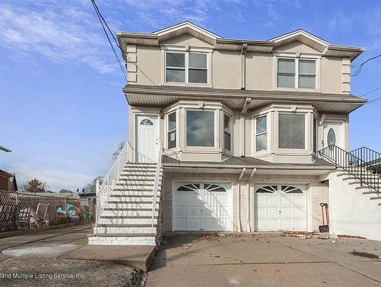 Single-family for Foreclosed Elm Park, Staten Island