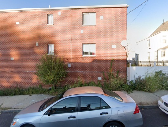 Multi-family for Pre-foreclosure / auction Wakefield, Bronx