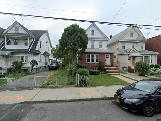 Multi-family for Pre-foreclosure Flatlands, Brooklyn