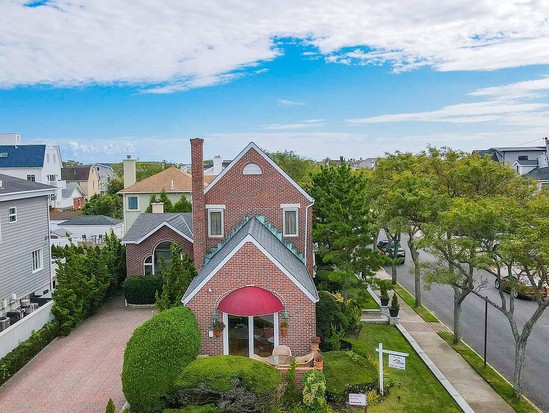 Single-family for Sale Neponsit, Queens