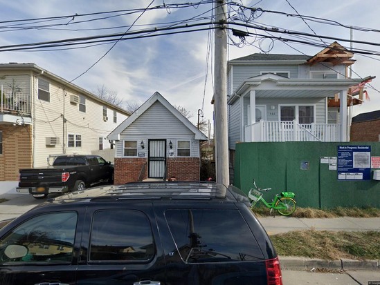 Single-family for Pre-foreclosure / auction Far Rockaway, Queens