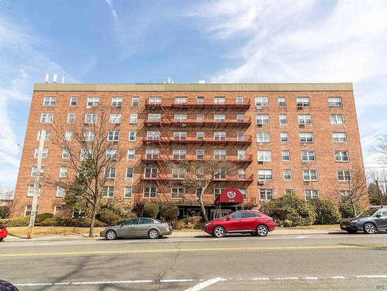 Condo for Sale Douglaston, Queens