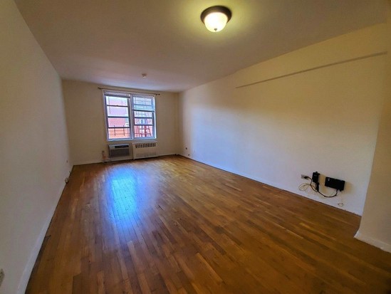 Condo for Sale Woodside, Queens