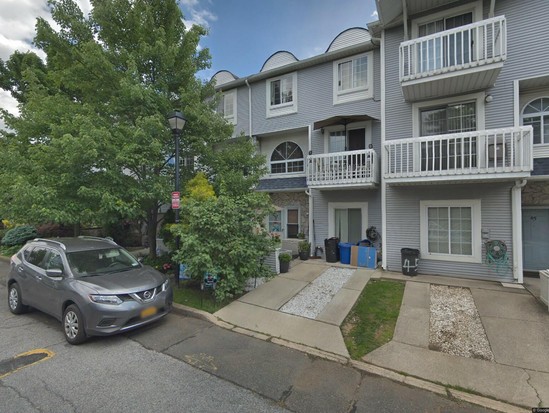 Condo for Pre-foreclosure / auction New Springville, Staten Island