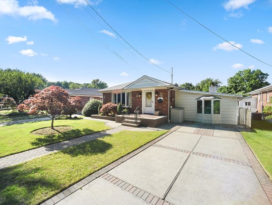 Single-family for Sale Todt Hill, Staten Island