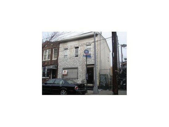 Single-family for Pre-foreclosure / auction East New York, Brooklyn