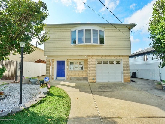 Single-family for Sale Princes Bay, Staten Island