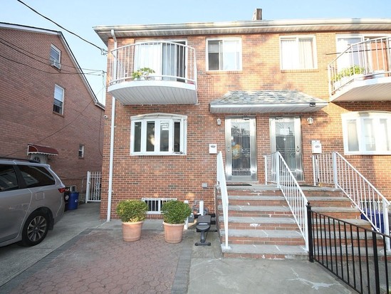 Multi-family for Pre-foreclosure / auction Flushing, Queens