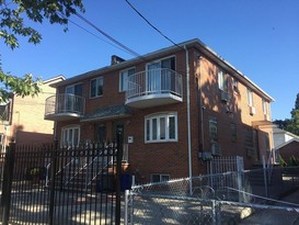 Home for Pre-foreclosure / auction Flushing, Queens