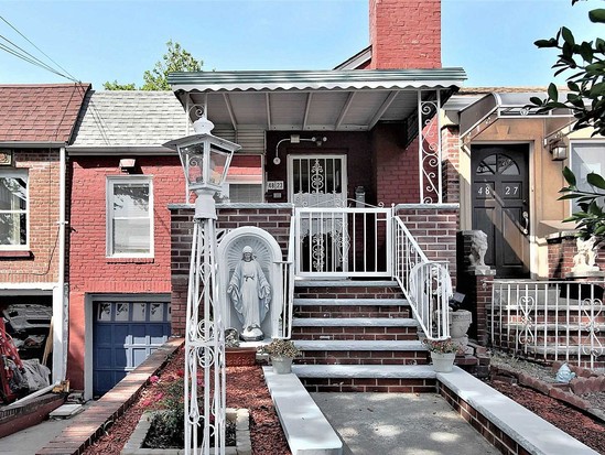 Townhouse for Sale Maspeth, Queens