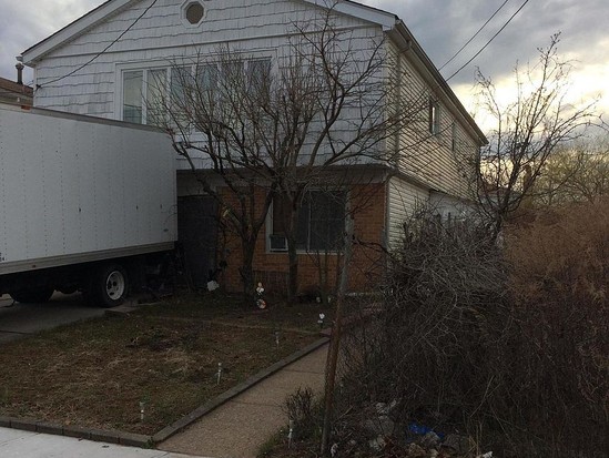 Single-family for Pre-foreclosure Great Kills, Staten Island