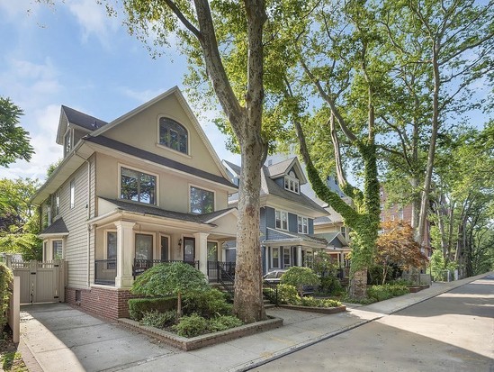 Single-family for Sale Dimtas Park, Brooklyn