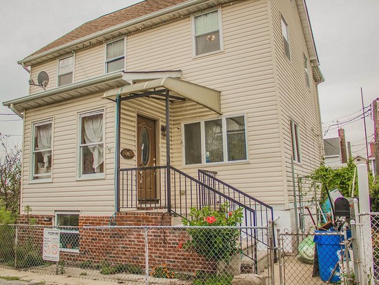 Single-family for Sale Gerritsen Beach, Brooklyn