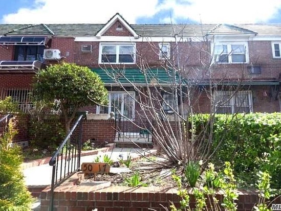 Single-family for Sale Maspeth, Queens