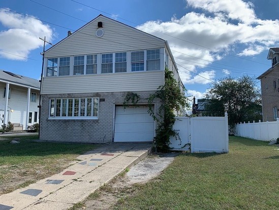 Single-family for Sale Seagate, Brooklyn