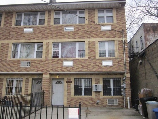 Single-family for Pre-foreclosure / auction Brownsville, Brooklyn