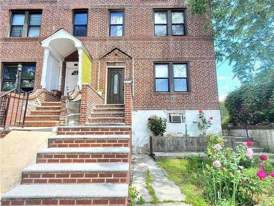 Multi-family for Sale Maspeth, Queens