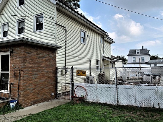 Single-family for Sale Mariners Harbor, Staten Island