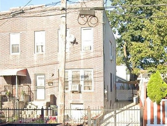 Multi-family for Pre-foreclosure Throggs Neck, Bronx