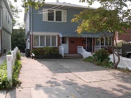 Single-family for Sale College Point, Queens