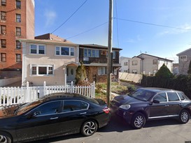 Home for Pre-foreclosure / auction Far Rockaway, Queens