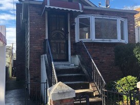 Home for Pre-foreclosure Throggs Neck, Bronx