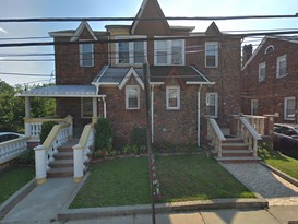 Home for Pre-foreclosure Far Rockaway, Queens