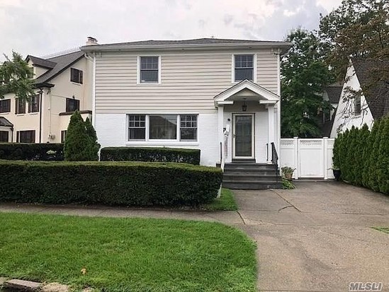 Single-family for Sale Douglaston, Queens