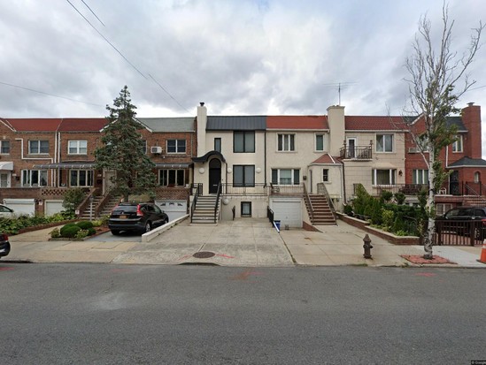 Single-family for Pre-foreclosure Gravesend, Brooklyn