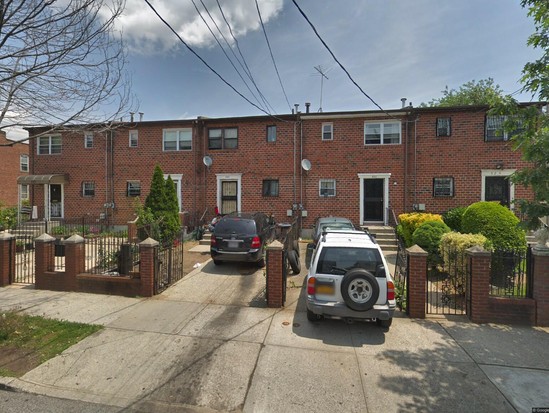 Single-family for Pre-foreclosure / auction East New York, Brooklyn