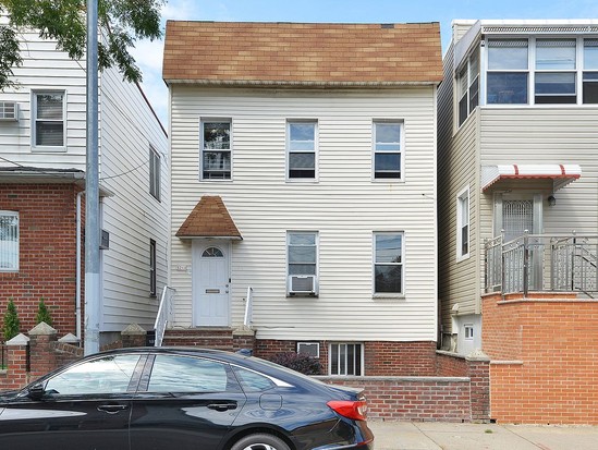 Multi-family for Sale Maspeth, Queens